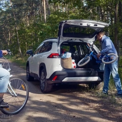 Wynajem długoterminowy samochodów TOYOTA COROLLA CROSS HYBRID  I Wrocław Dealer Toyota Nowakowski Bielany