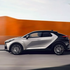 Wynajem długoterminowy samochodów TOYOTA C-HR HYBRID  I Wrocław Dealer Toyota Nowakowski Bielany